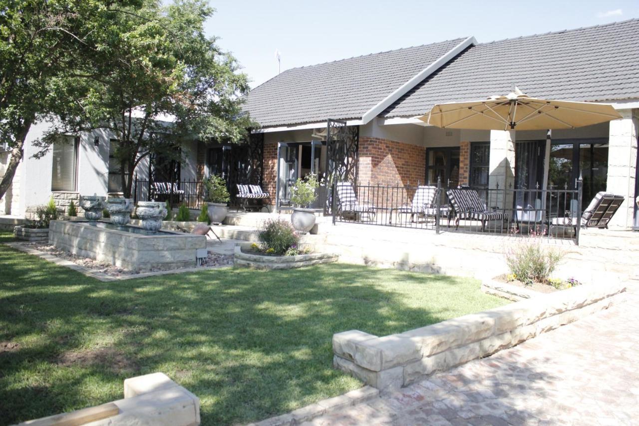 Le Grant Guesthhouse Aparthotel Kroonstad Exterior photo